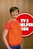 Poster for TV 2 Hjelper Deg